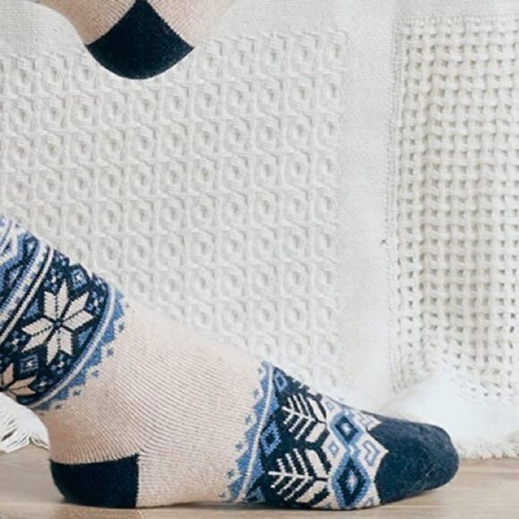 Winter Pattern Merino Wool Blend Socks - Picture 2 of 6